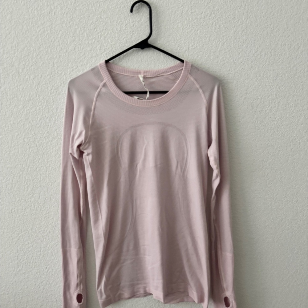 Lululemon swiftly tech long sleeve tee, size 8